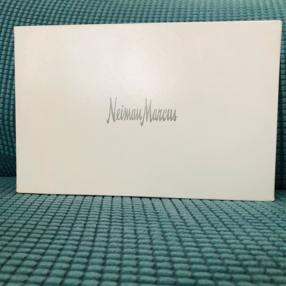 😍small Neiman Marcus purse,brand new,w/ zipper😍